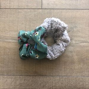 Urban Outfitters Scrunchie 2 Set